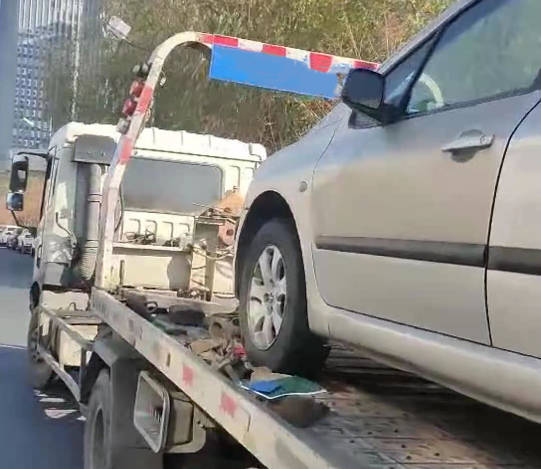 朝陽車輛報廢廠家拖車操作的注意事項